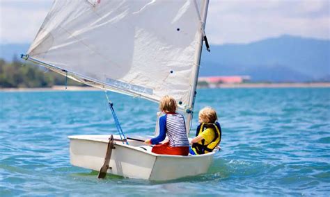 sailing lessons near me.